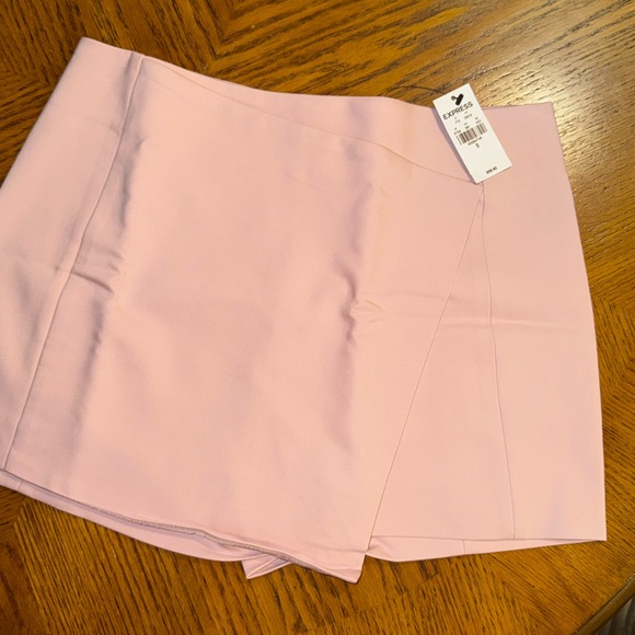 *NWT* Express skort. Multiple sizes- 0 & 2! - Picture 6 of 8